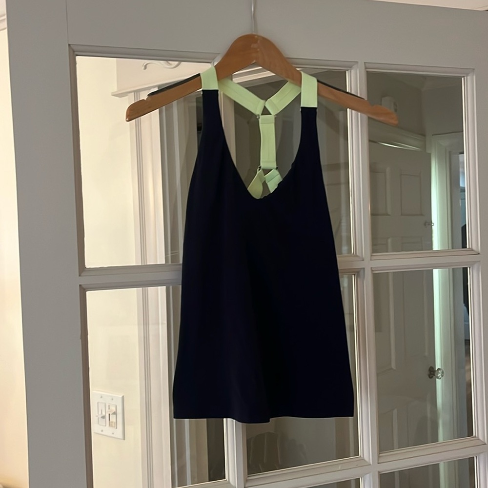 Athleta Women’s Work Out Top in Navy with Lime trim, size XXS